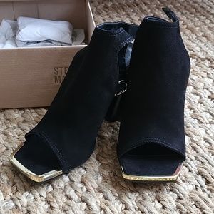 Steve madden black suede heels